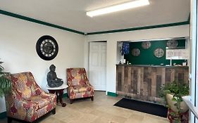 Pinetree Inn